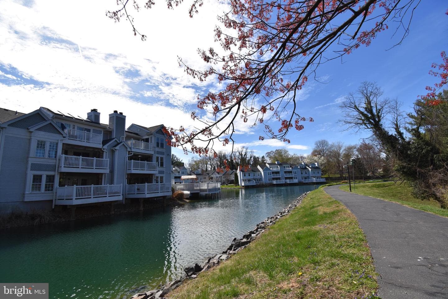3375 Lakeside View Drive #19-1