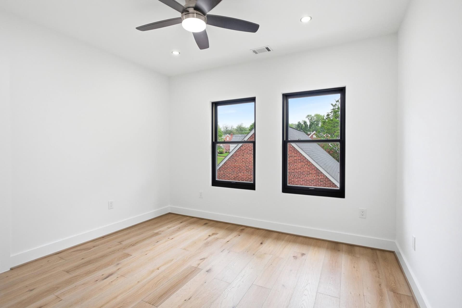 2919 Lawrence Drive photo 34