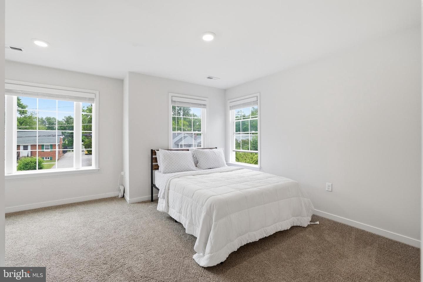 8528 Engleside Street photo 21
