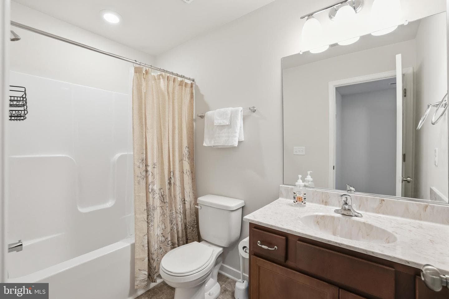 8528 Engleside Street photo 31