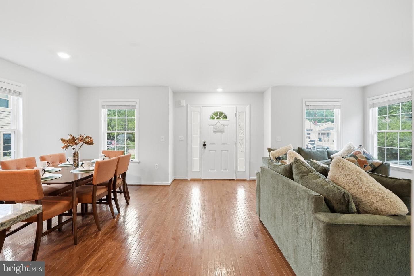 8528 Engleside Street photo 5