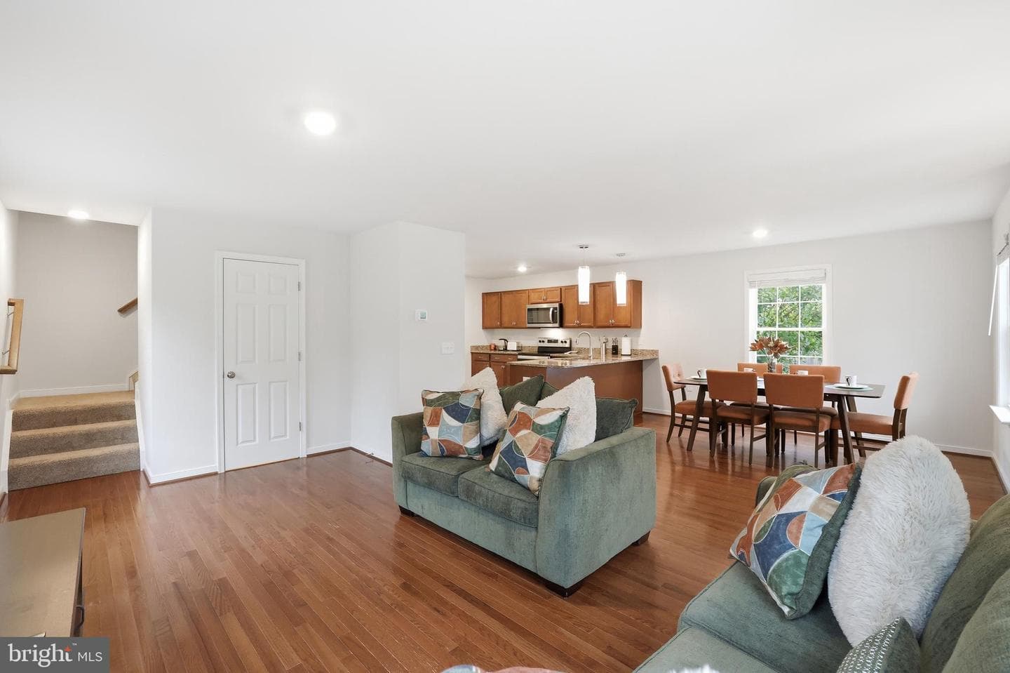 8528 Engleside Street photo 8