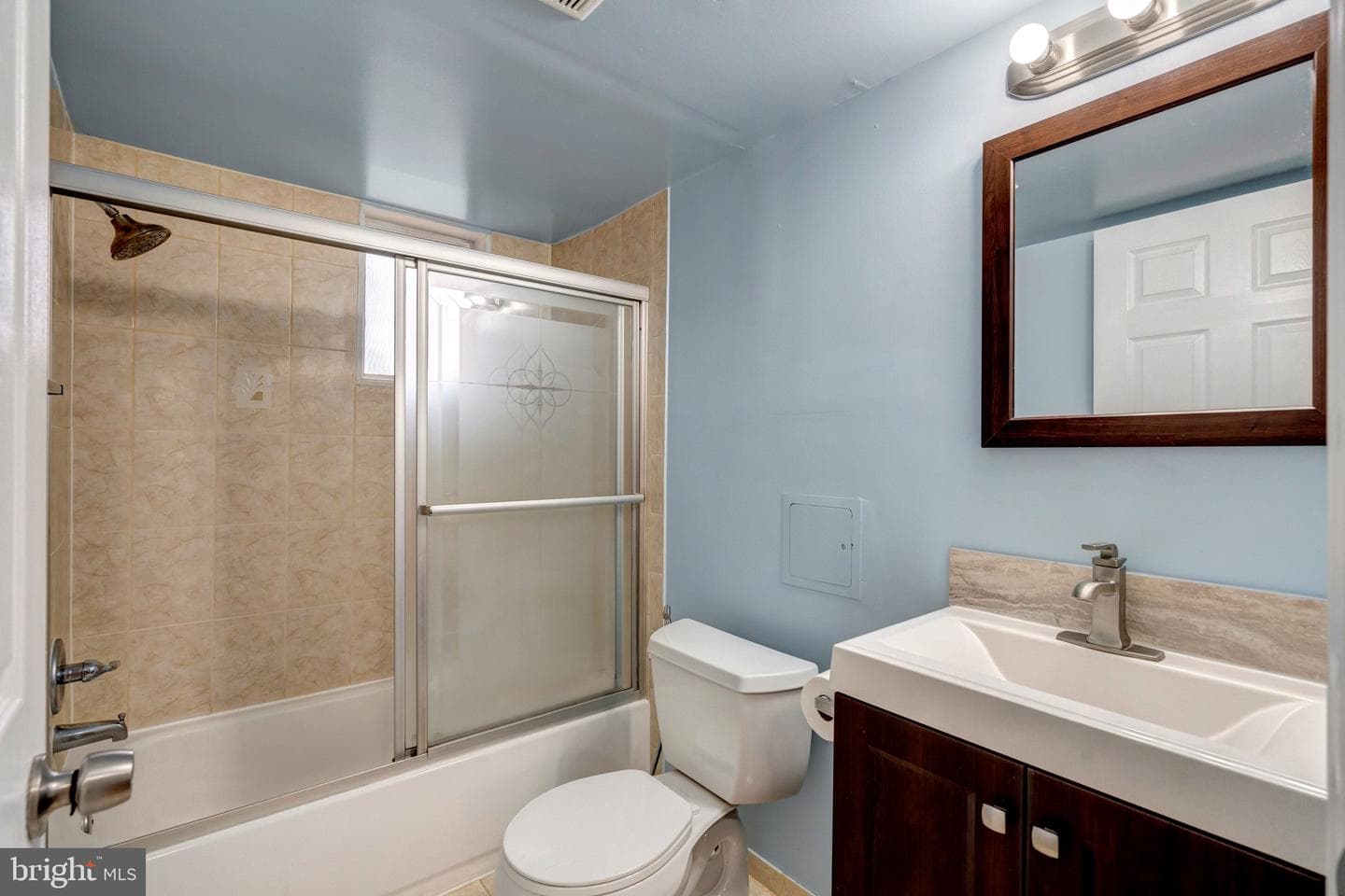 5910 Flanders Street photo 23