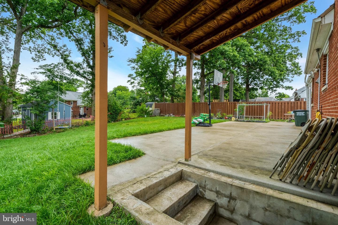 5910 Flanders Street photo 32