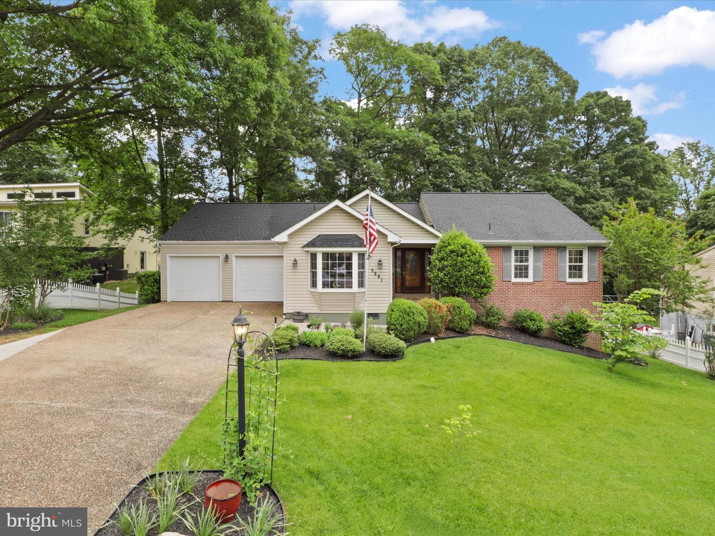 5281 Navaho Drive, Alexandria