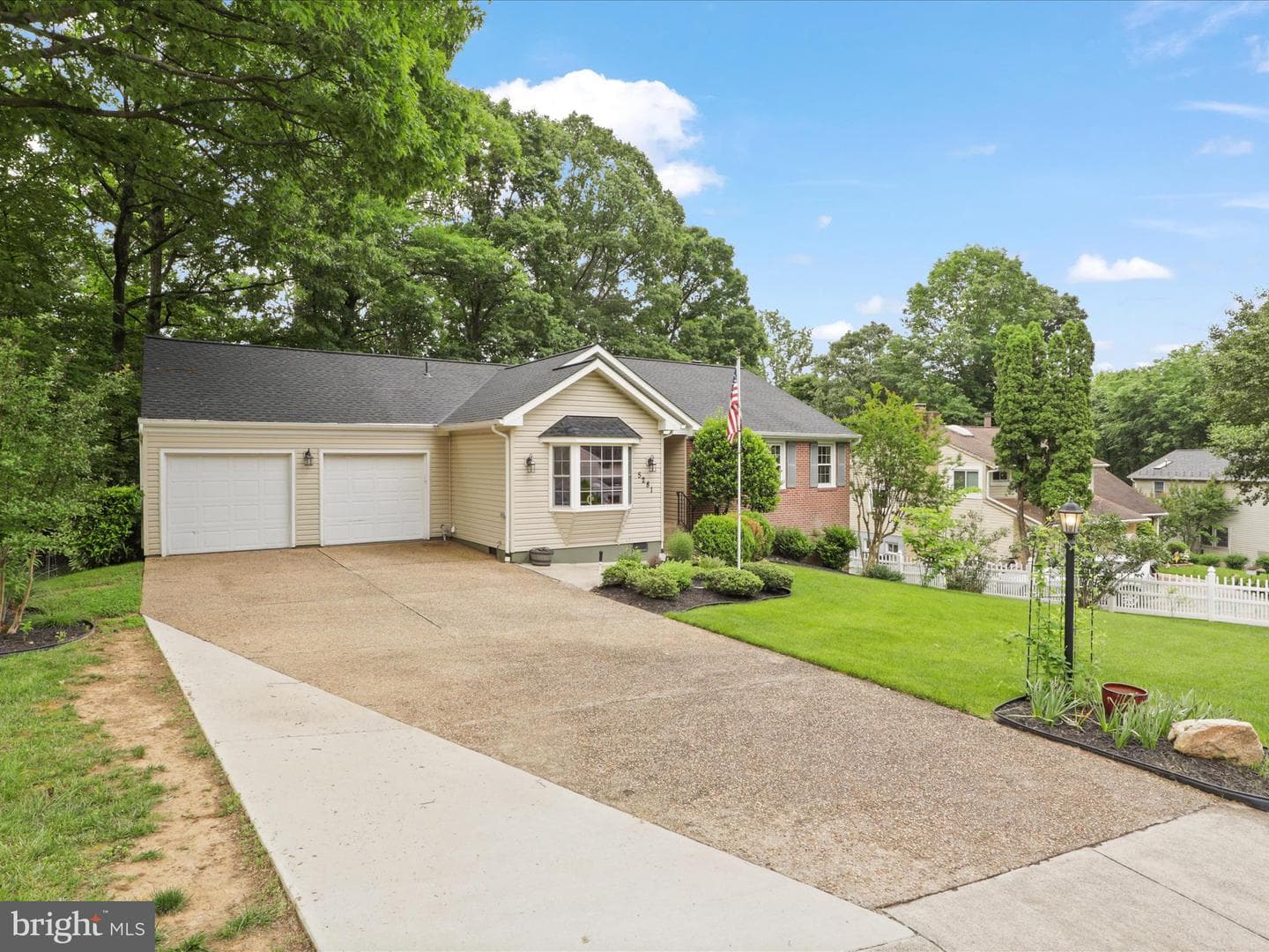 5281 Navaho Drive, Alexandria
