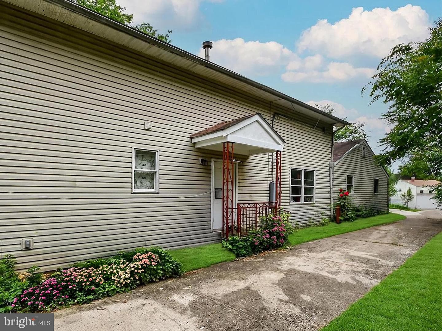 5600 Eleanor Court photo 4