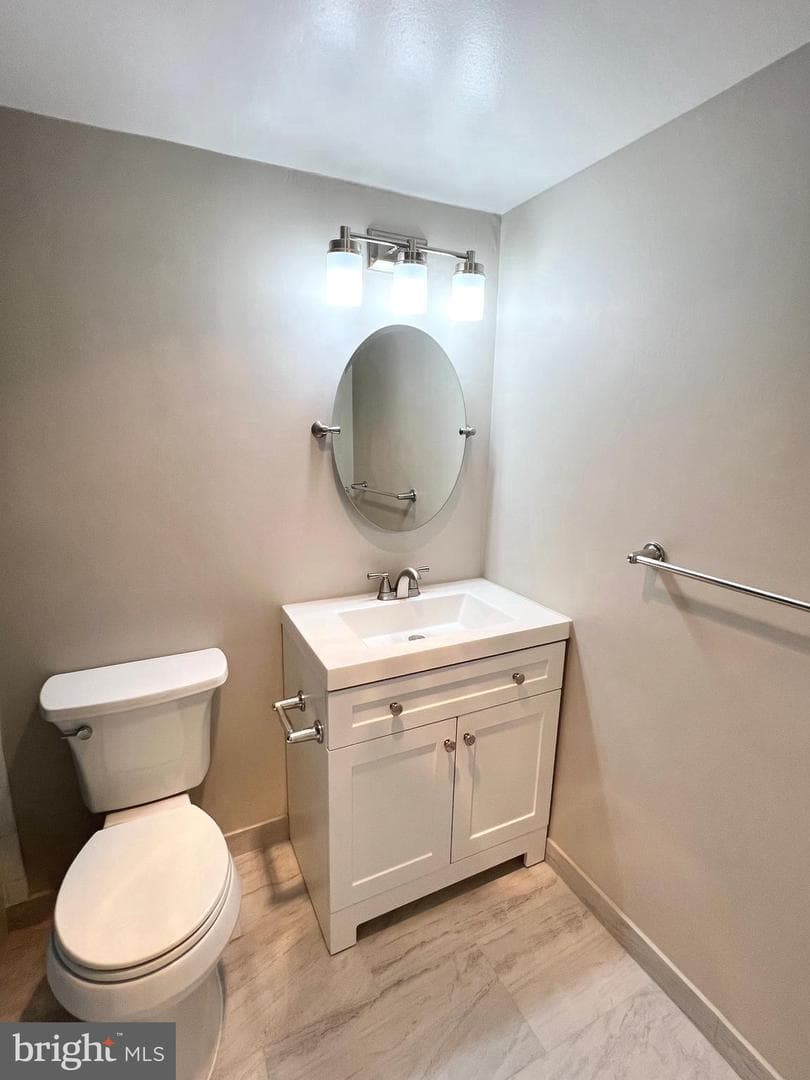 6141 Leesburg Pike #404 photo 21