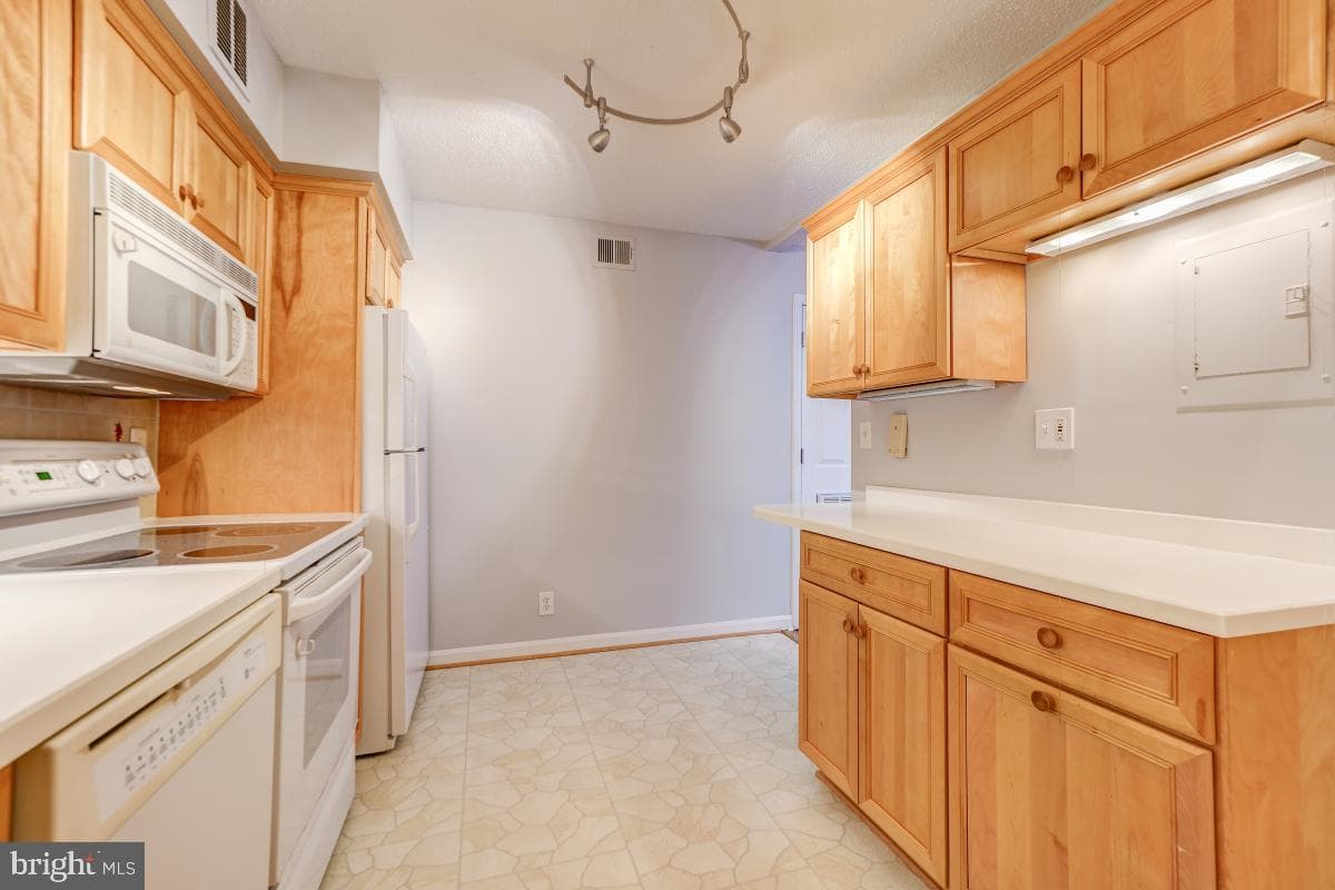 5902 Mount Eagle Drive #1501 photo 15