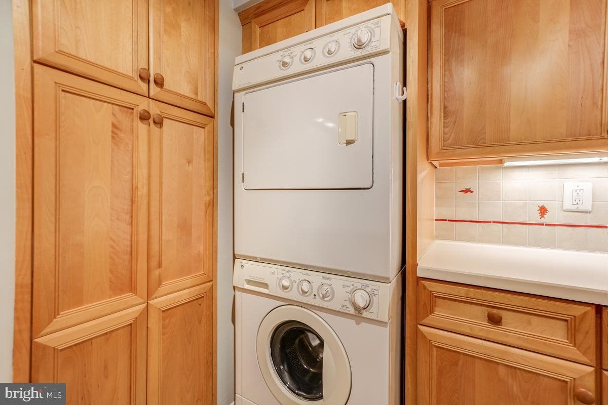 5902 Mount Eagle Drive #1501 photo 17
