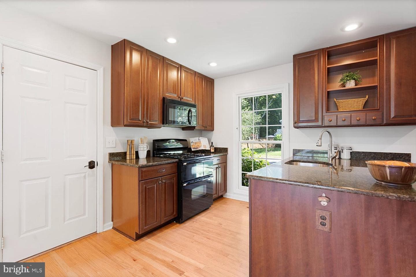 9501 Wallingford Drive photo 7