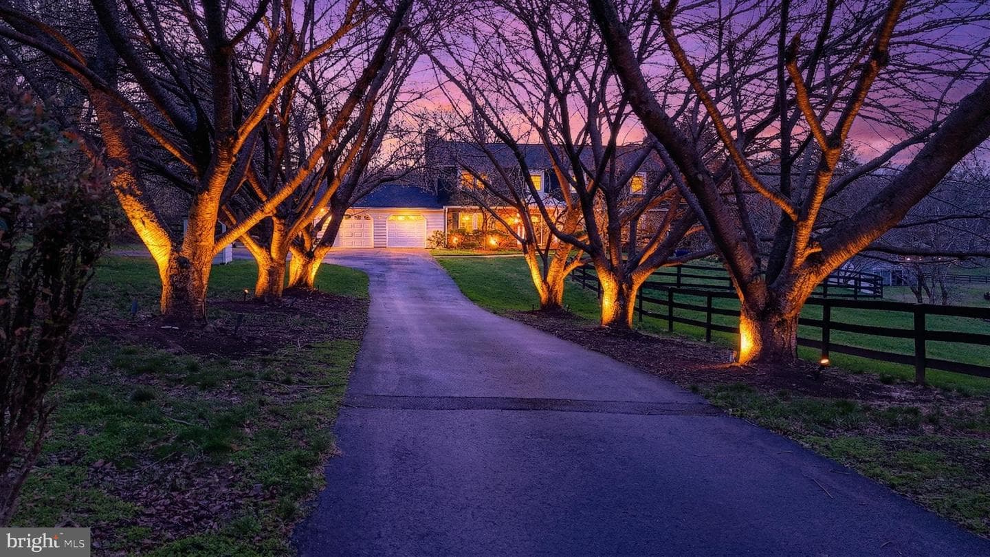 3022 Fox Den Ln photo 4