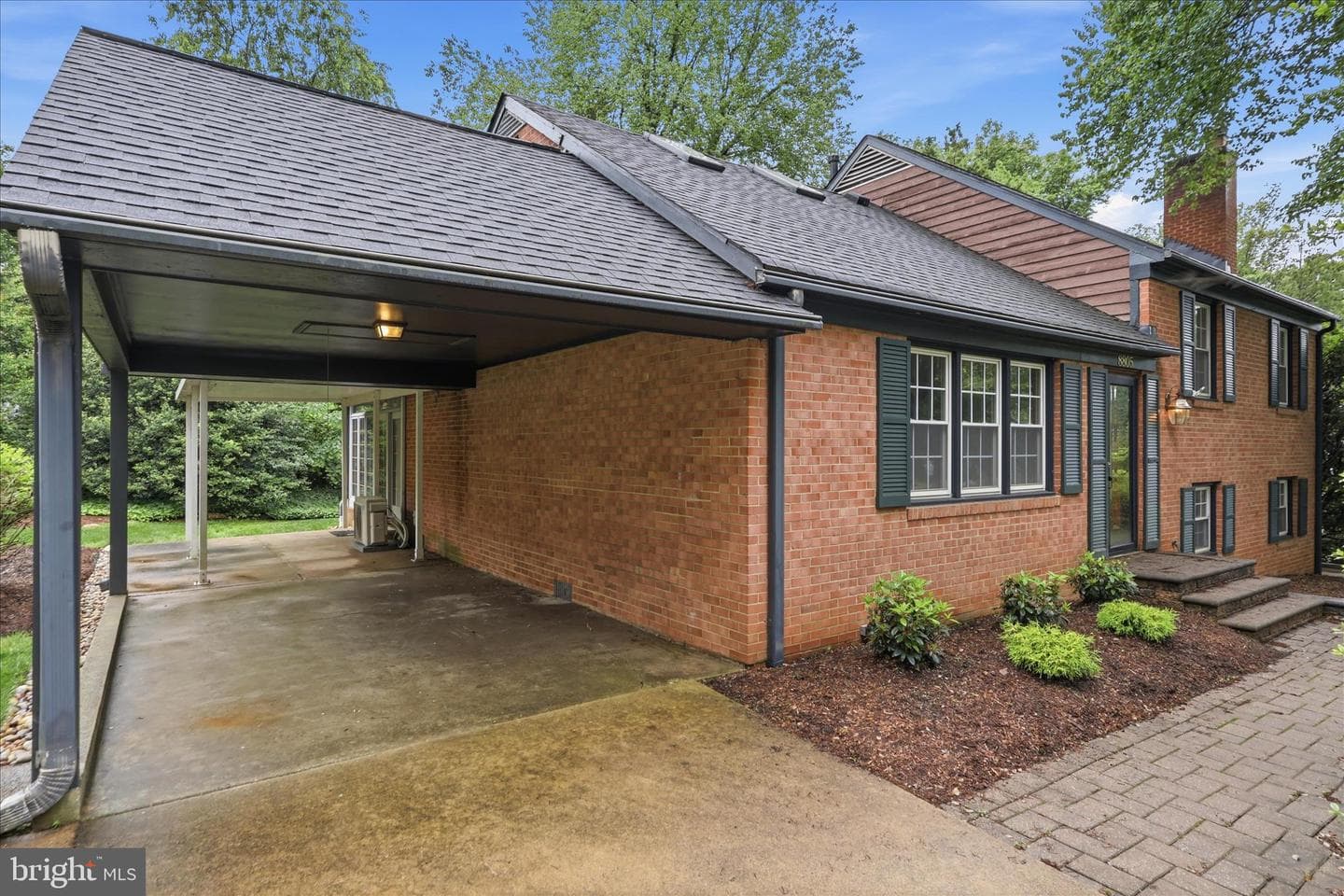 8805 Stark Road photo 5