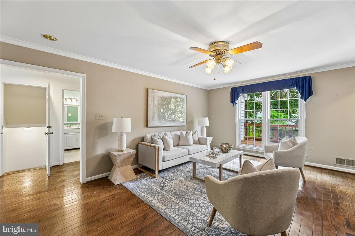 9804 Dansk Court photo 22