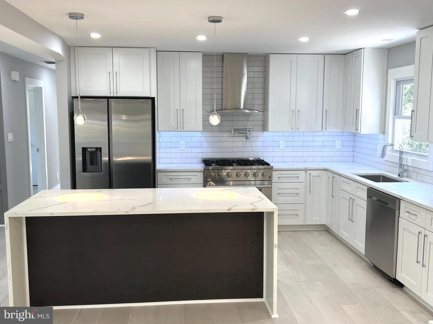 8638 Vernon Avenue photo 16