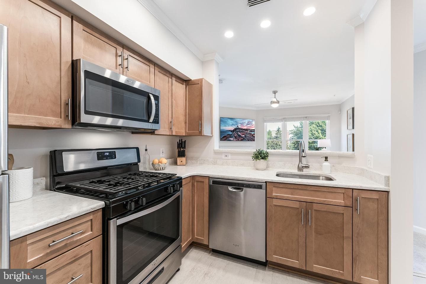 12915 Alton Square #306 photo 10