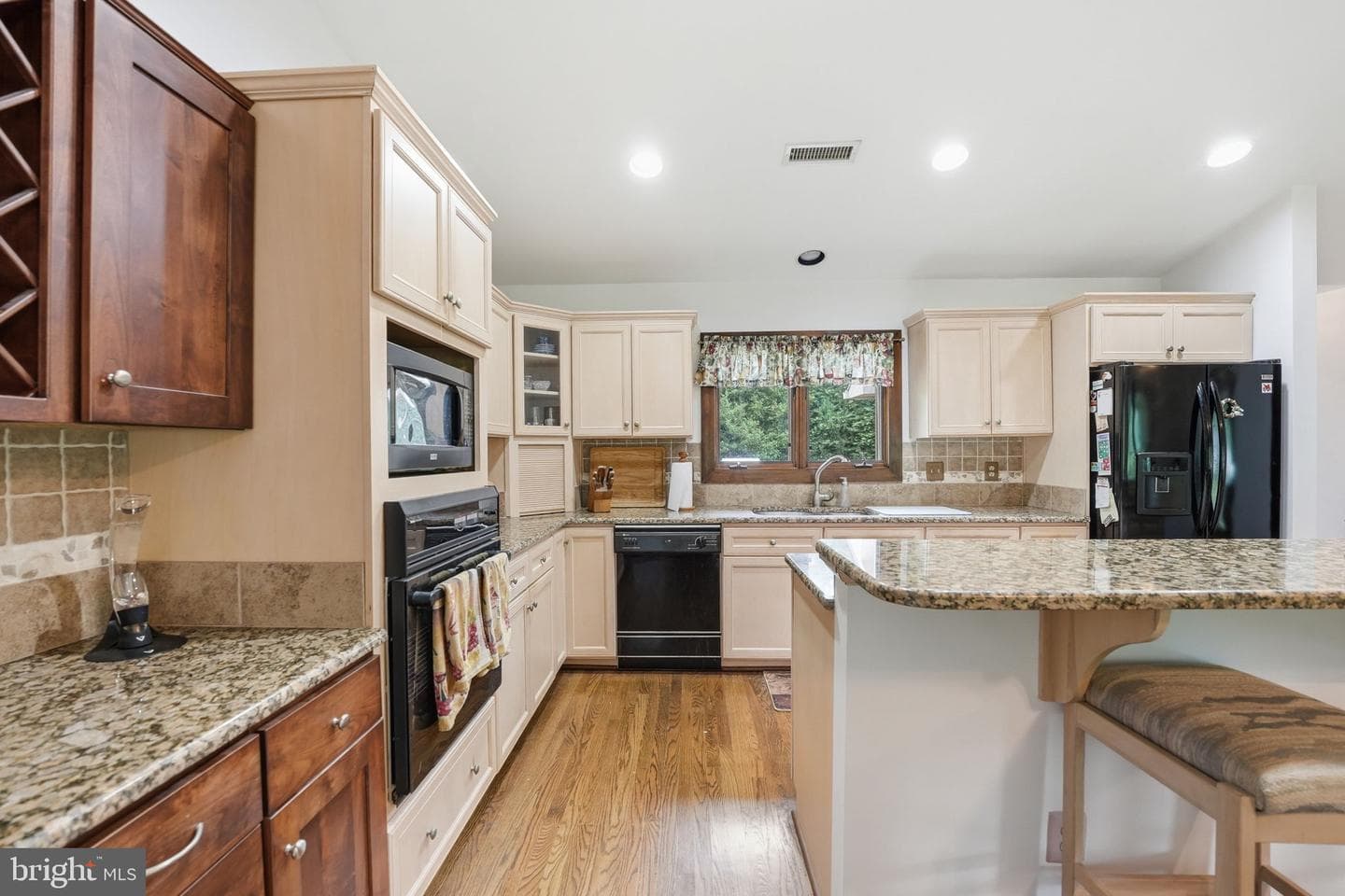 4920 Brook Hills Drive photo 19