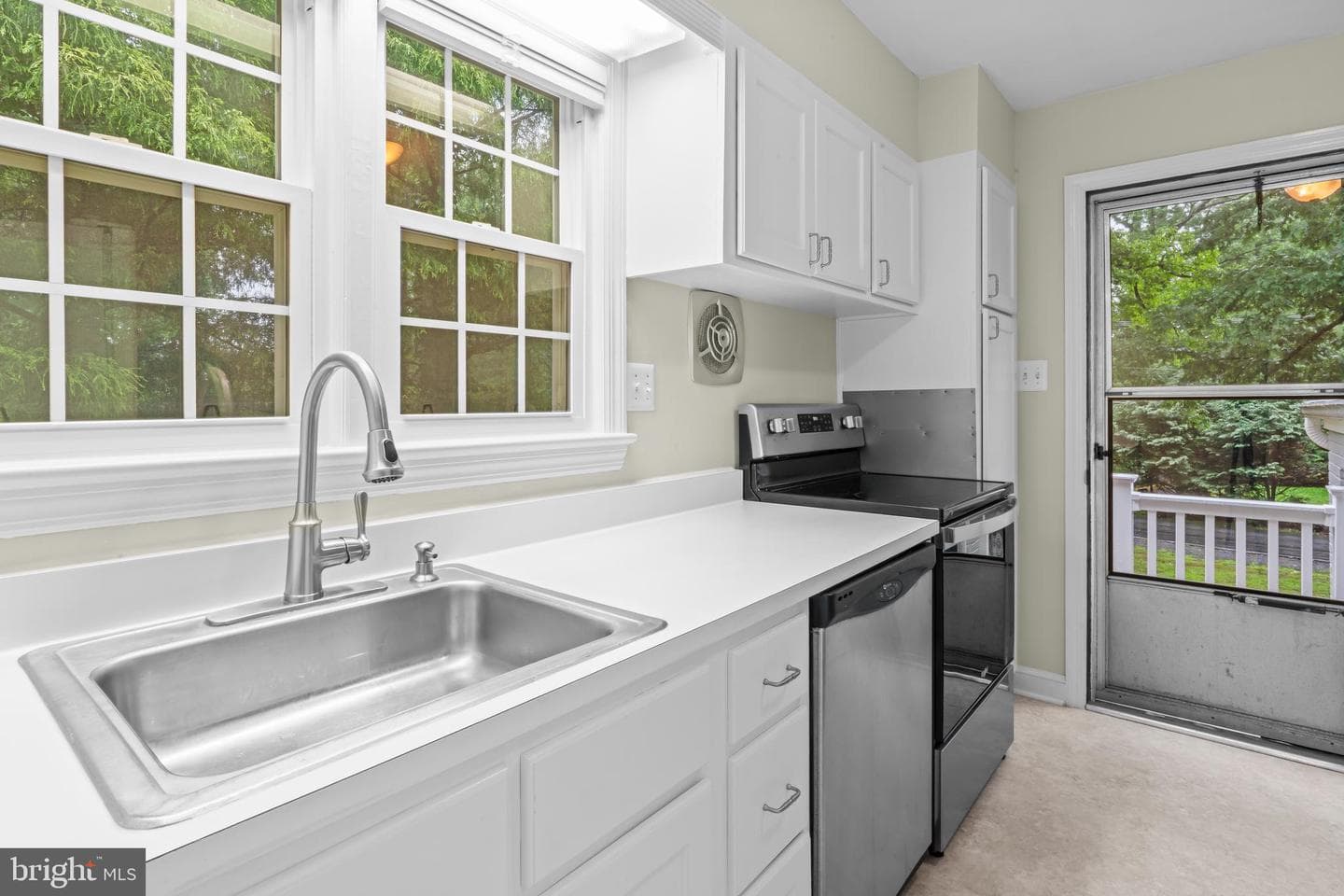 12131 Waples Mill Road photo 16