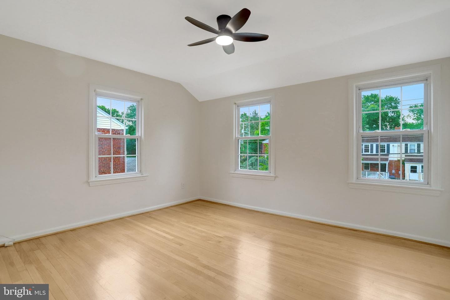 5926 Edgehill Court photo 14