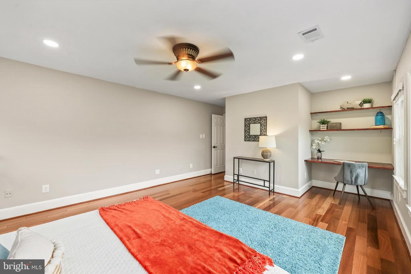 517 Seneca Road photo 37