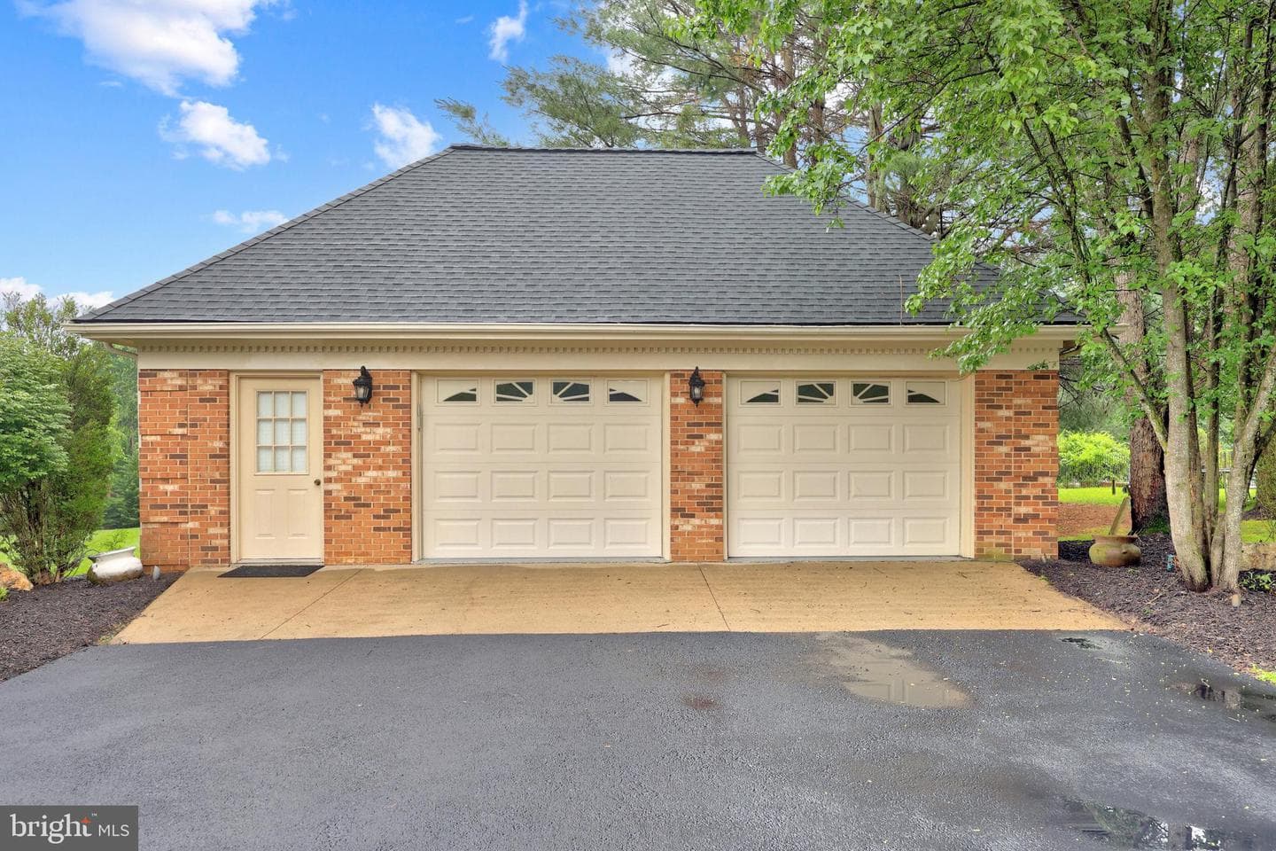 517 Seneca Road photo 4