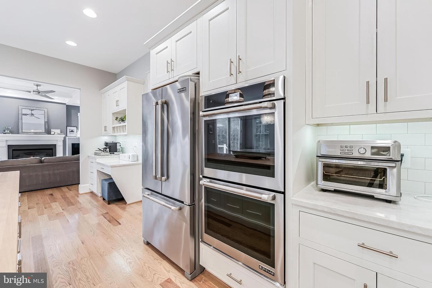 916 Desale Street SW photo 22