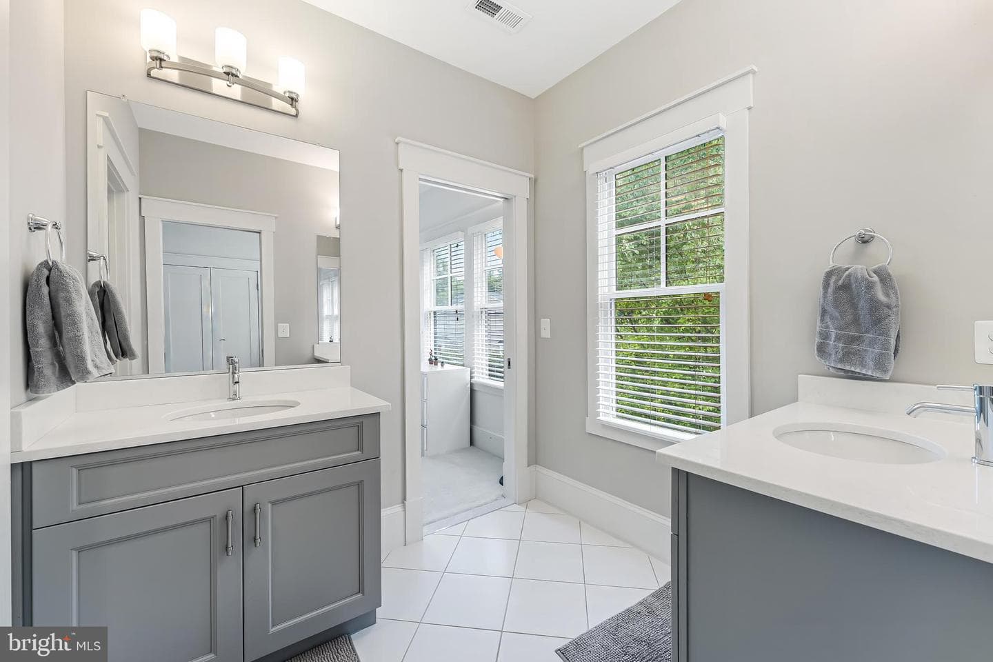 916 Desale Street SW photo 35