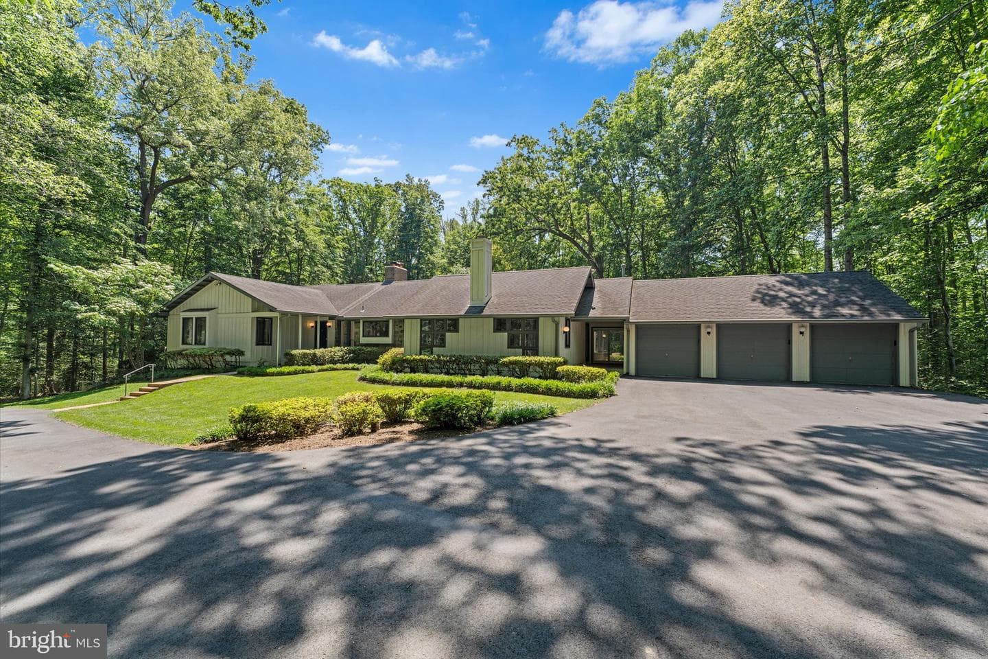 8000 Seven Hills Court, Clifton