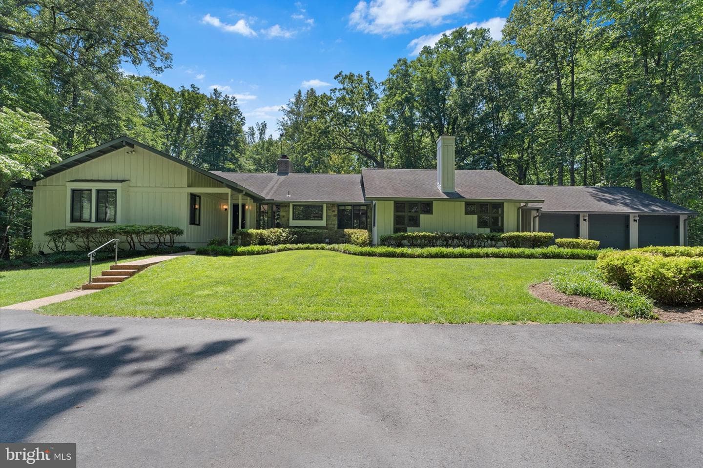 8000 Seven Hills Court, Clifton