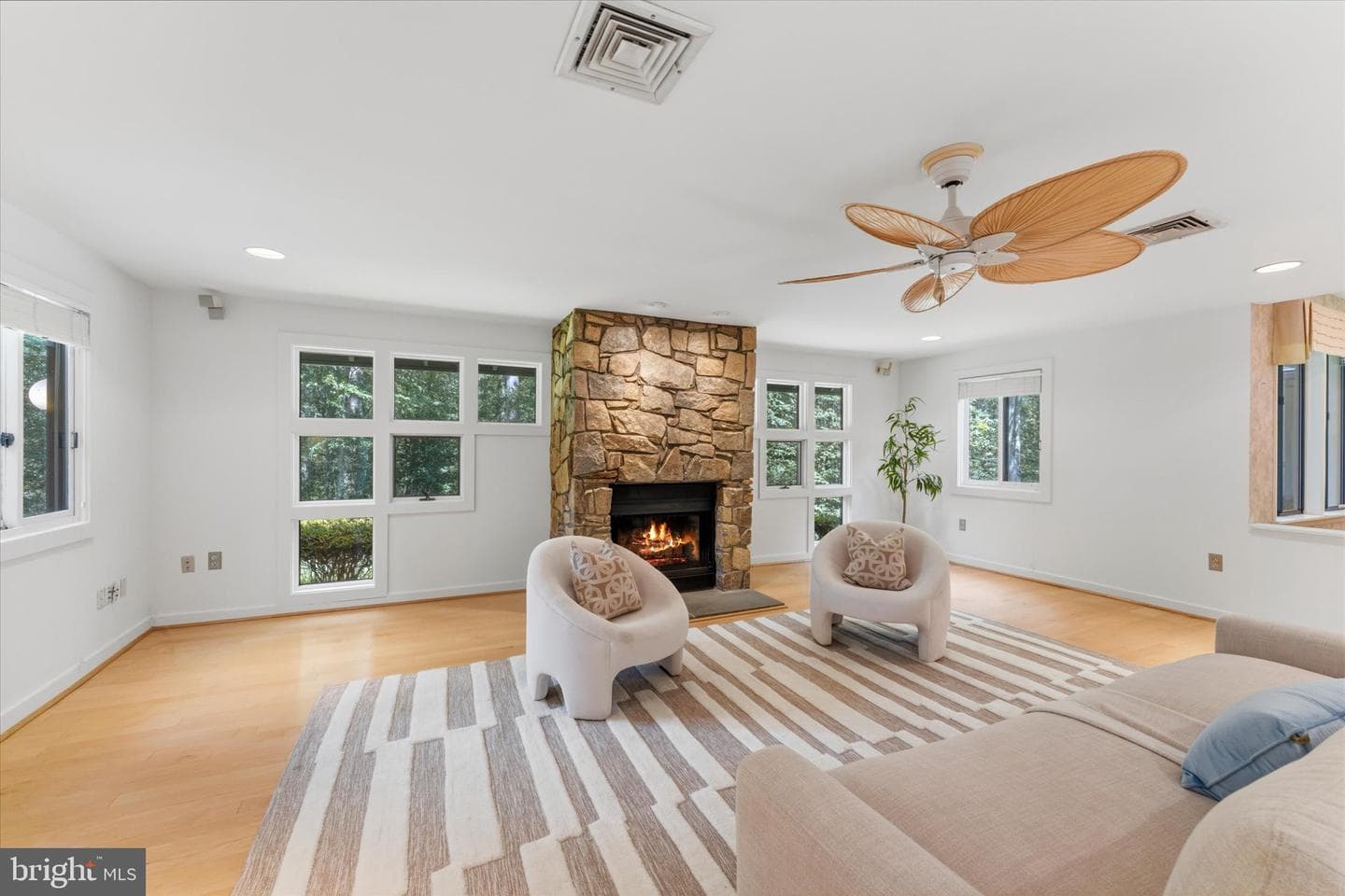 8000 Seven Hills Ct photo 8