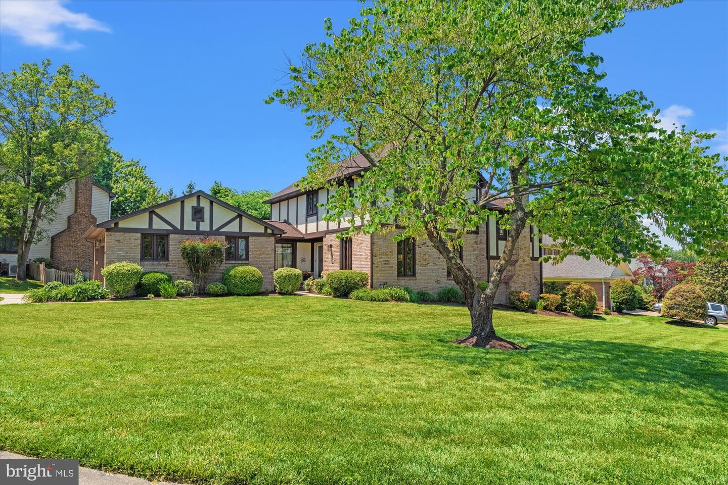 3800 Ridgelea Drive photo 2