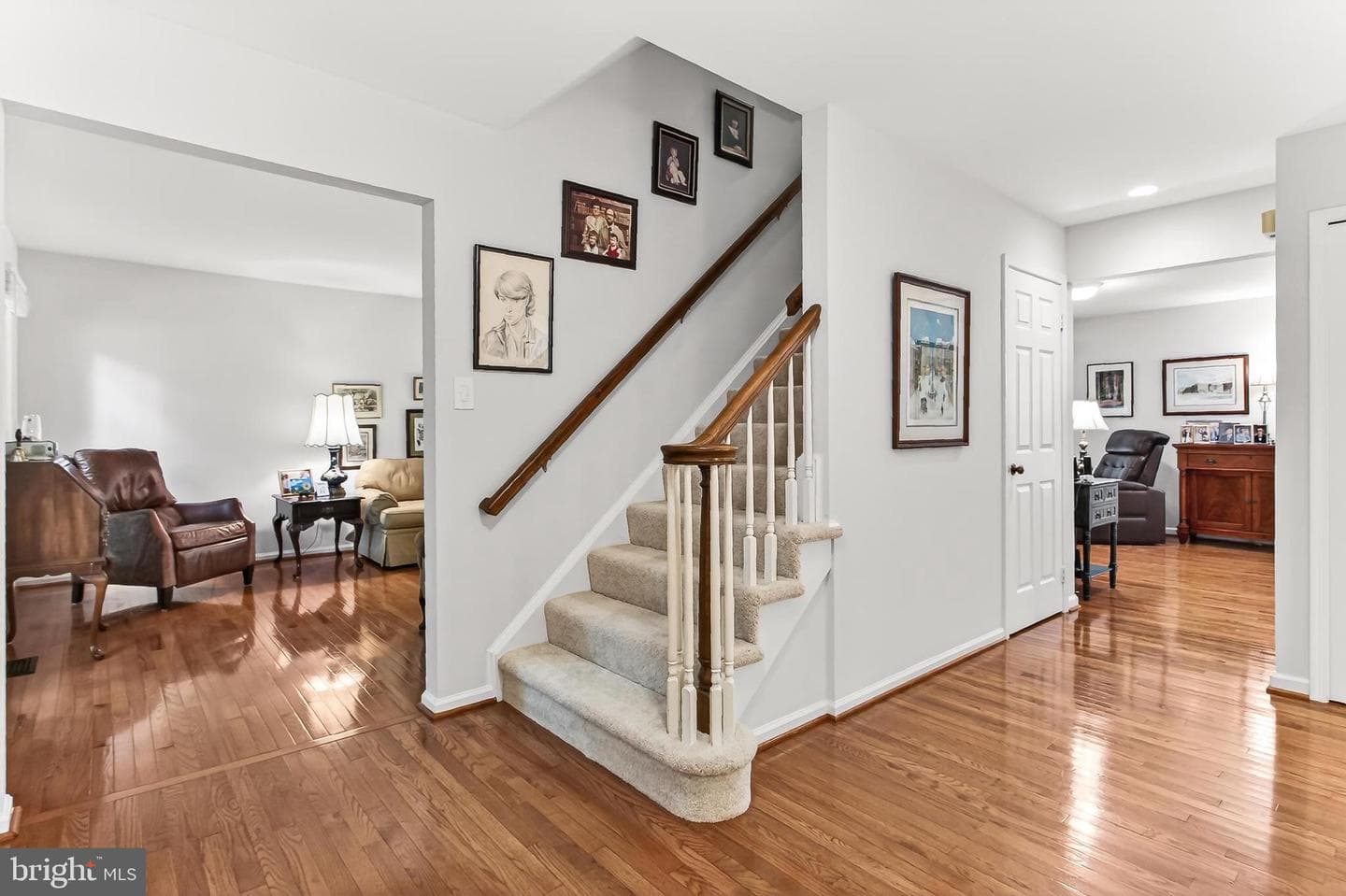 6042 Makely Drive photo 4