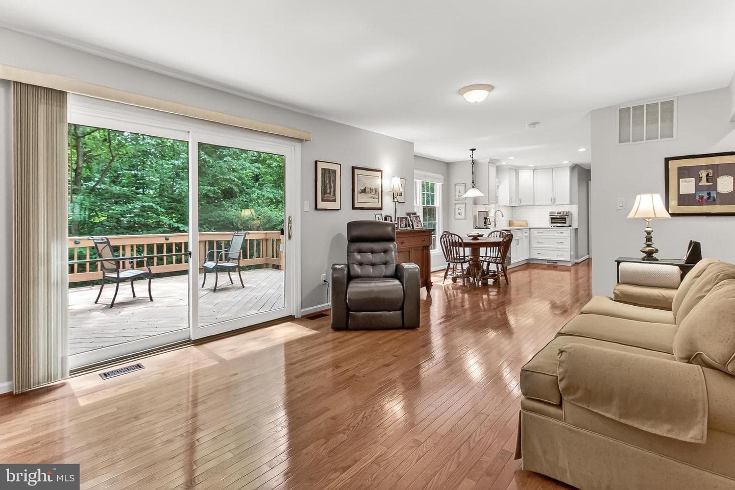 6042 Makely Drive photo 8