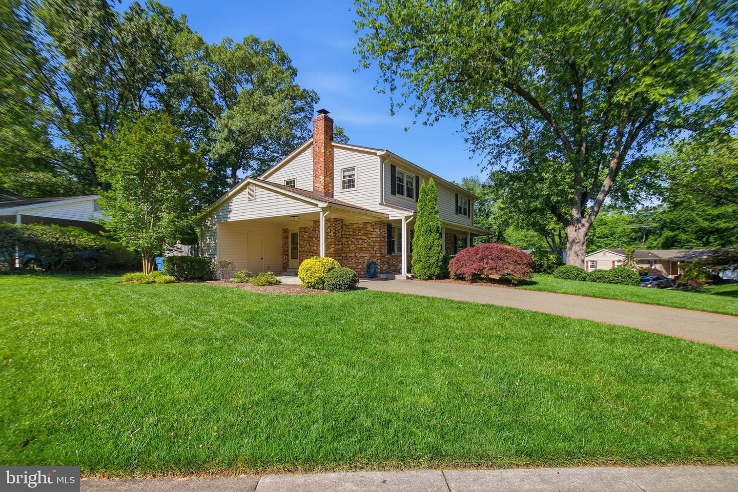 9385 Saddlemount Court photo 3