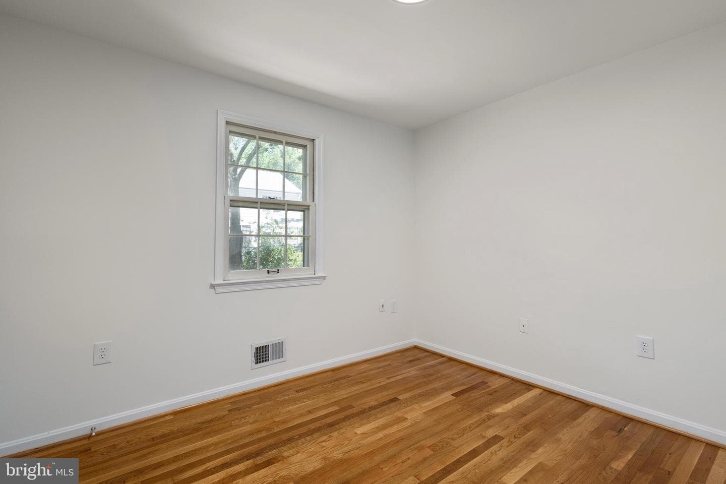 4300 Roberts Avenue photo 44