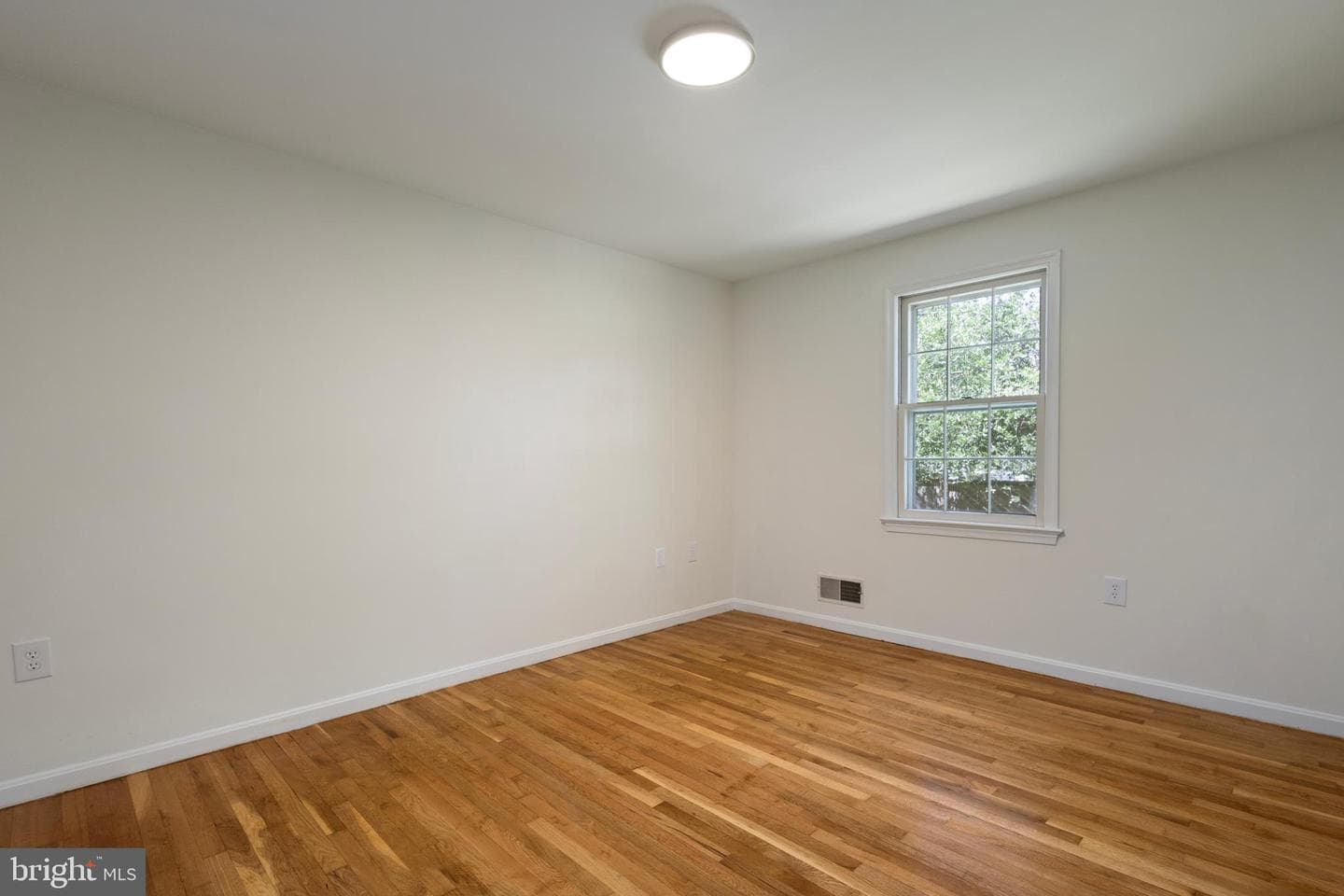 4300 Roberts Avenue photo 47