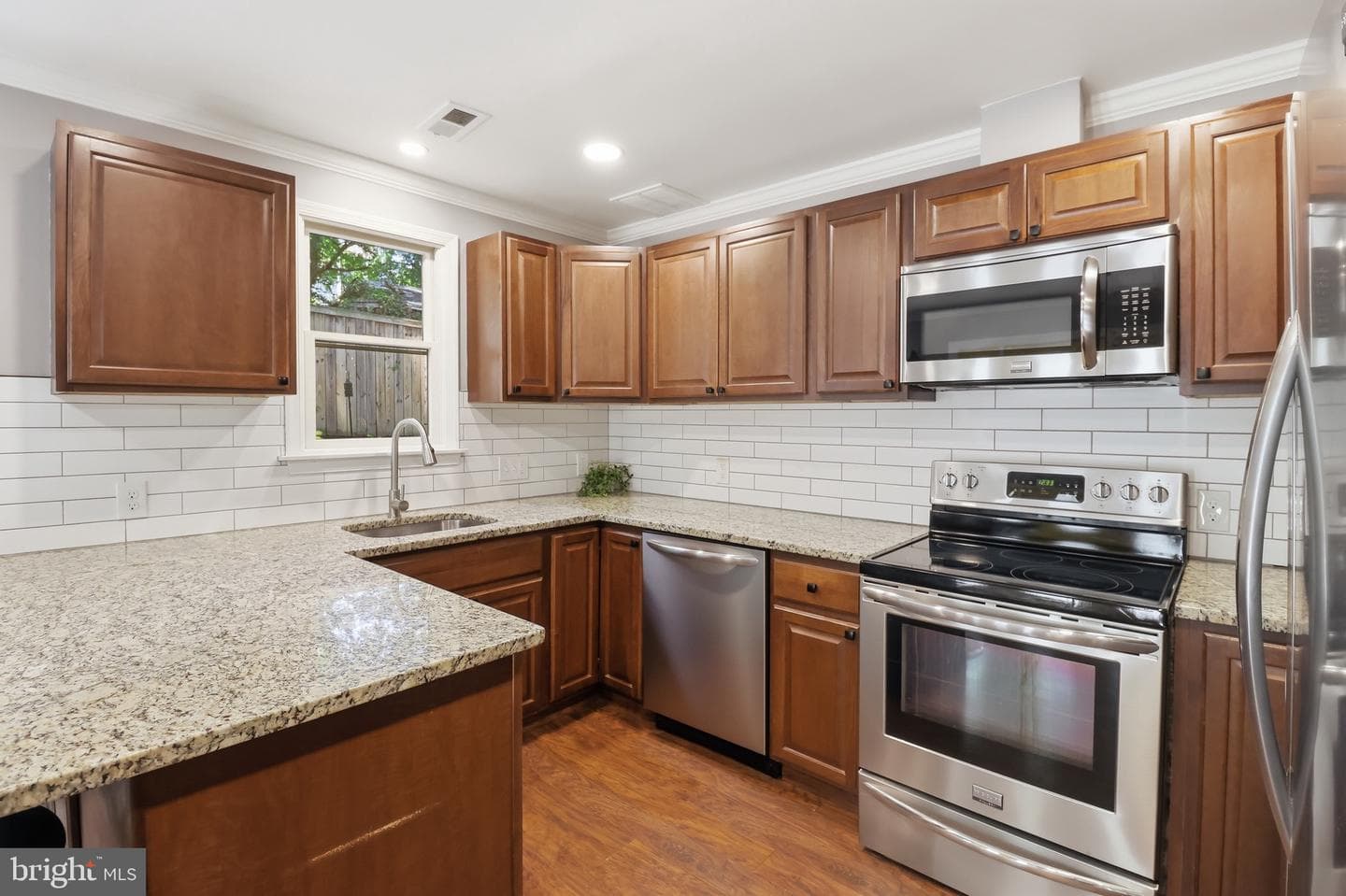 6402 The Parkway photo 11