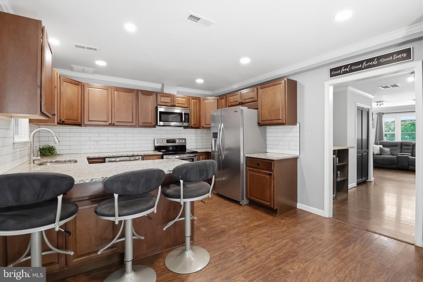 6402 The Parkway photo 9
