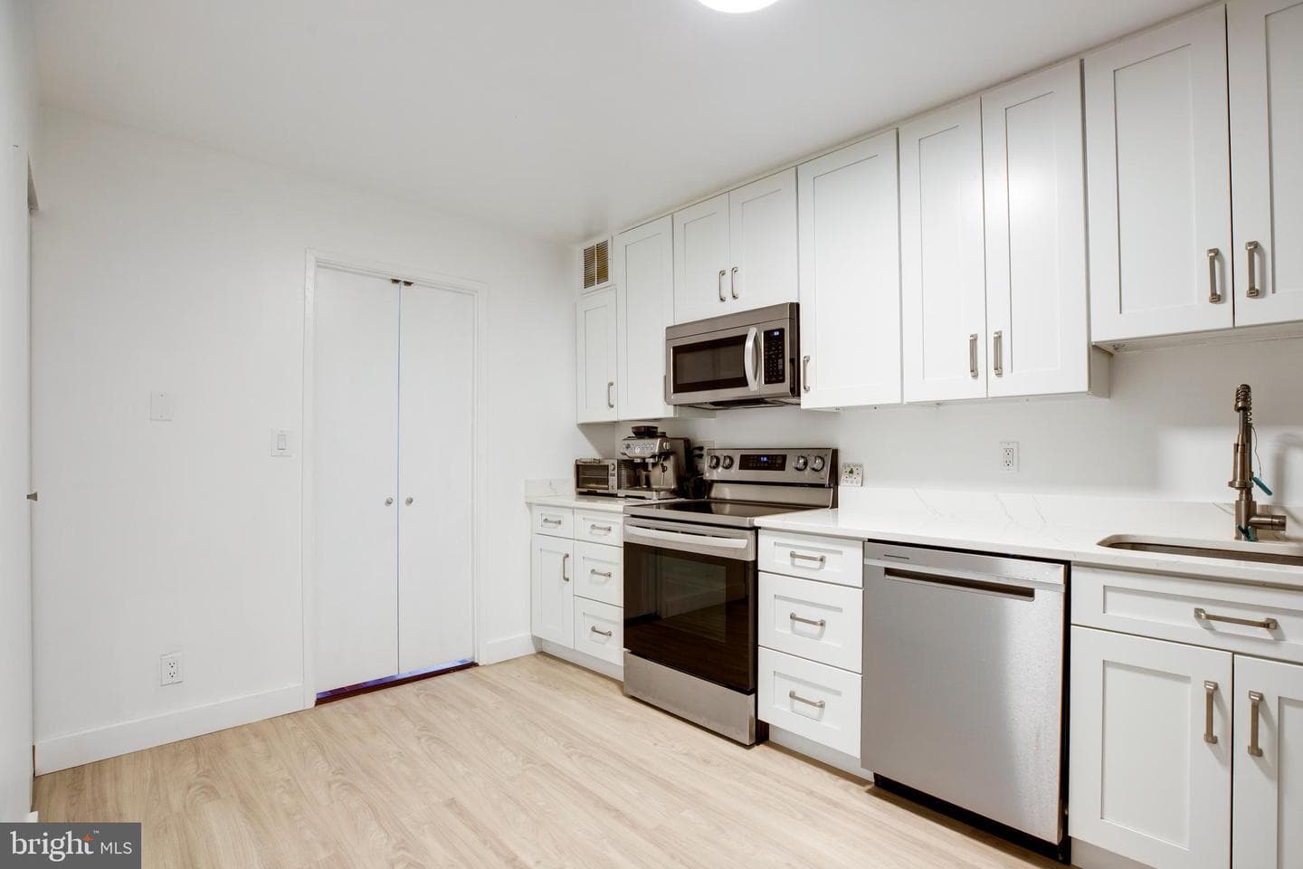 8380 Greensboro Drive #607 photo 14