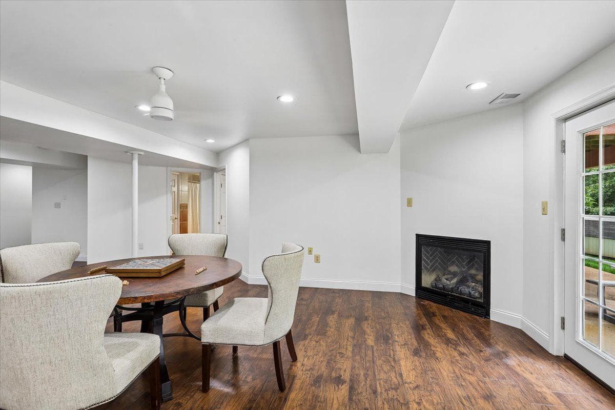 6859 Colonel Taylor Lane photo 32
