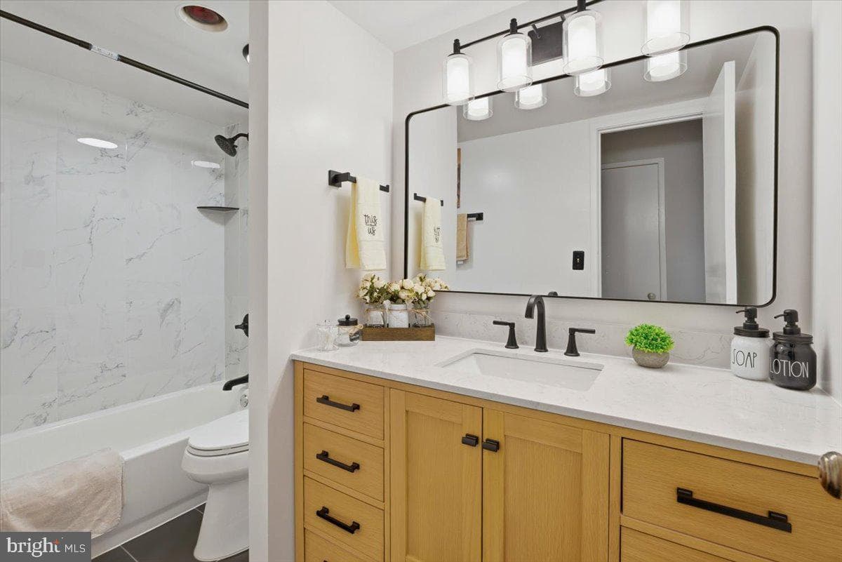 5901 Mount Eagle Drive #104 photo 16
