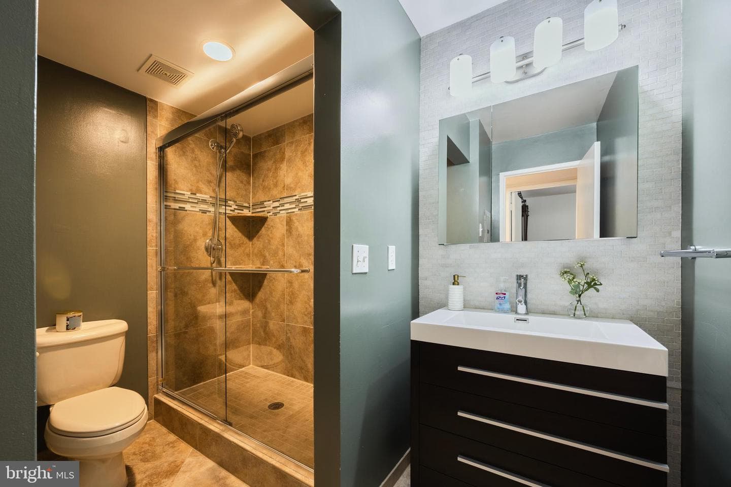 1643 Parkcrest Circle #7c/201 photo 5