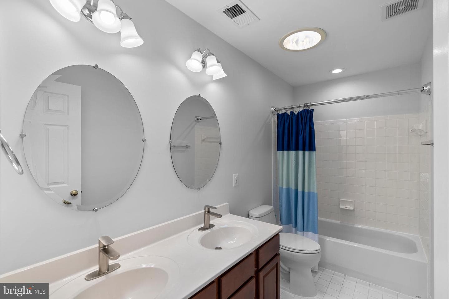 4689 Brentwall Court photo 36