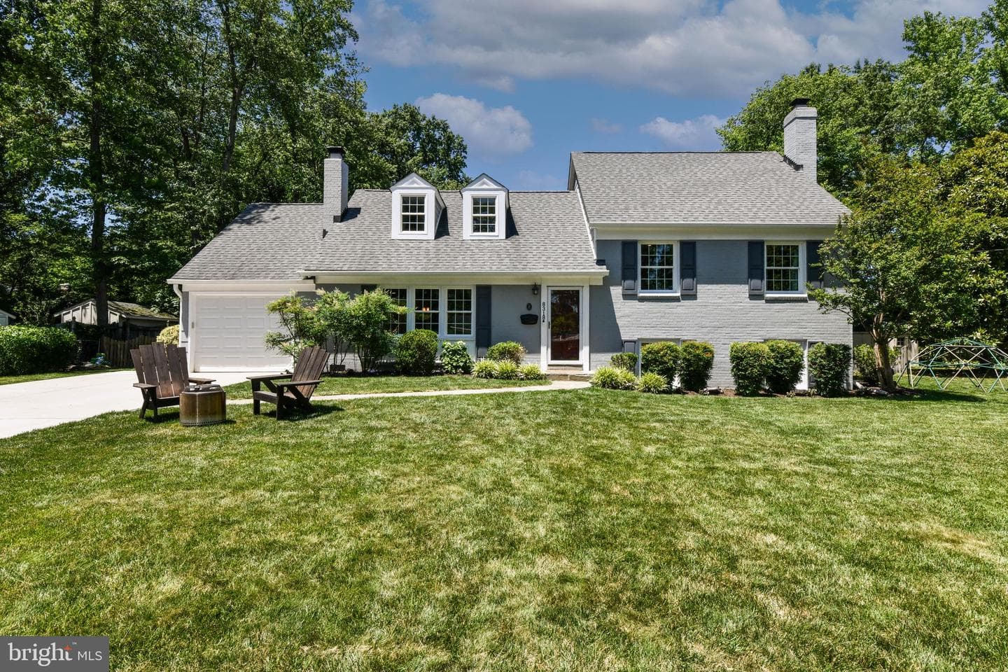 8318 Woodacre Street, Alexandria