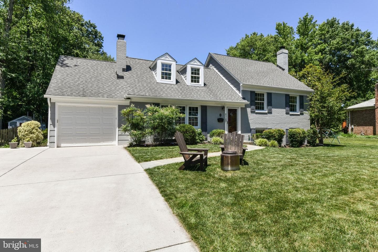 8318 Woodacre Street, Alexandria