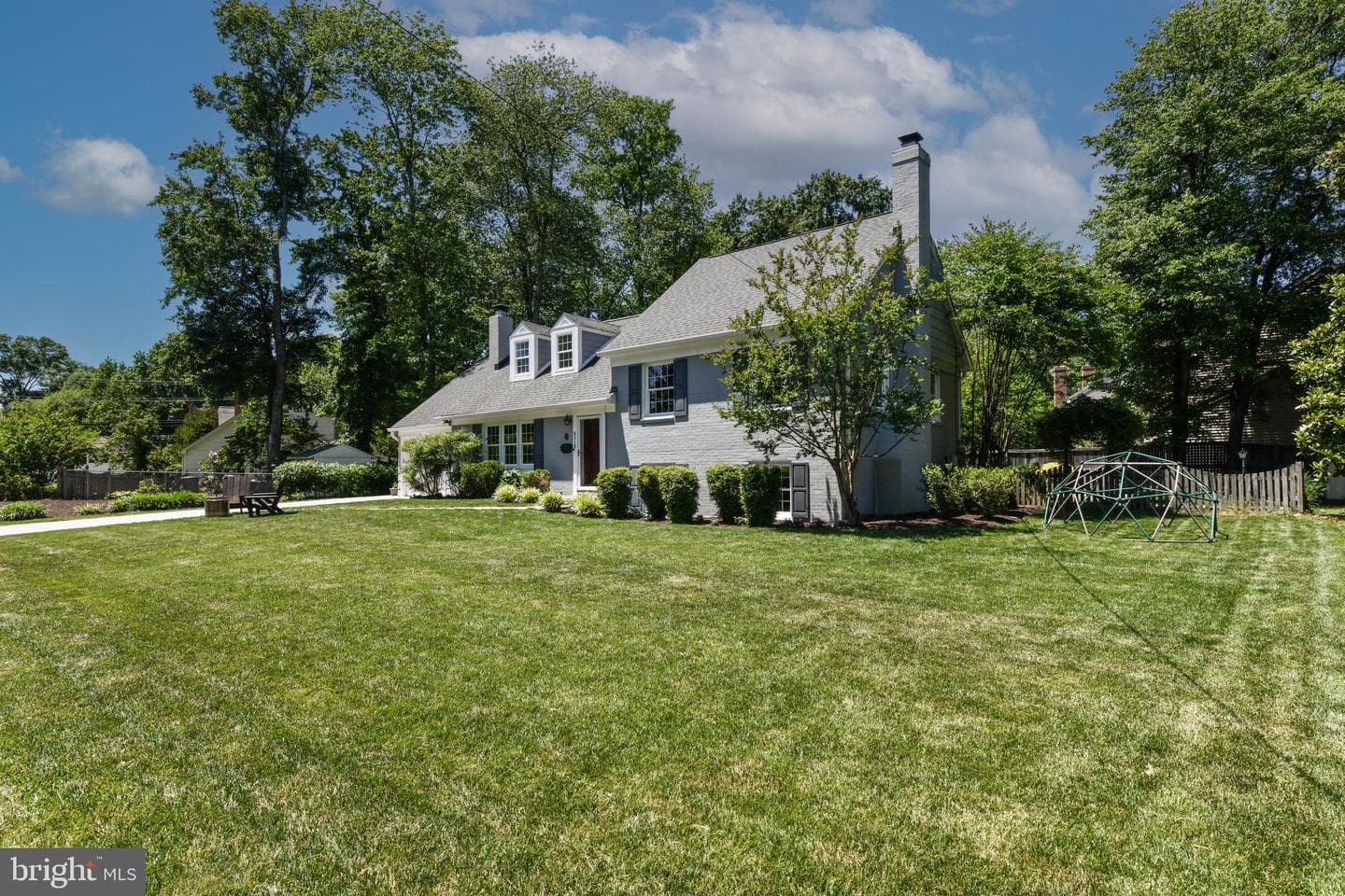 8318 Woodacre St photo 3