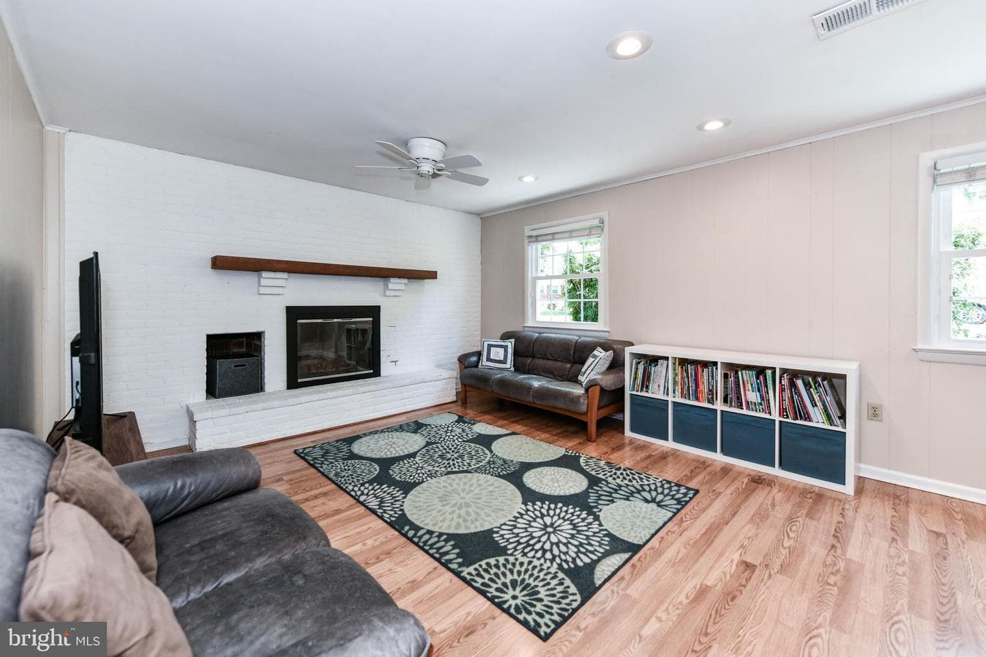 8318 Woodacre St photo 38