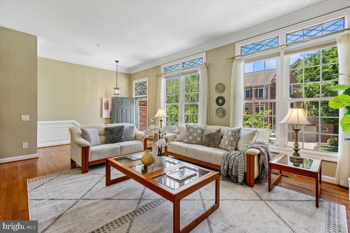 9574 Lagersfield Circle photo 6