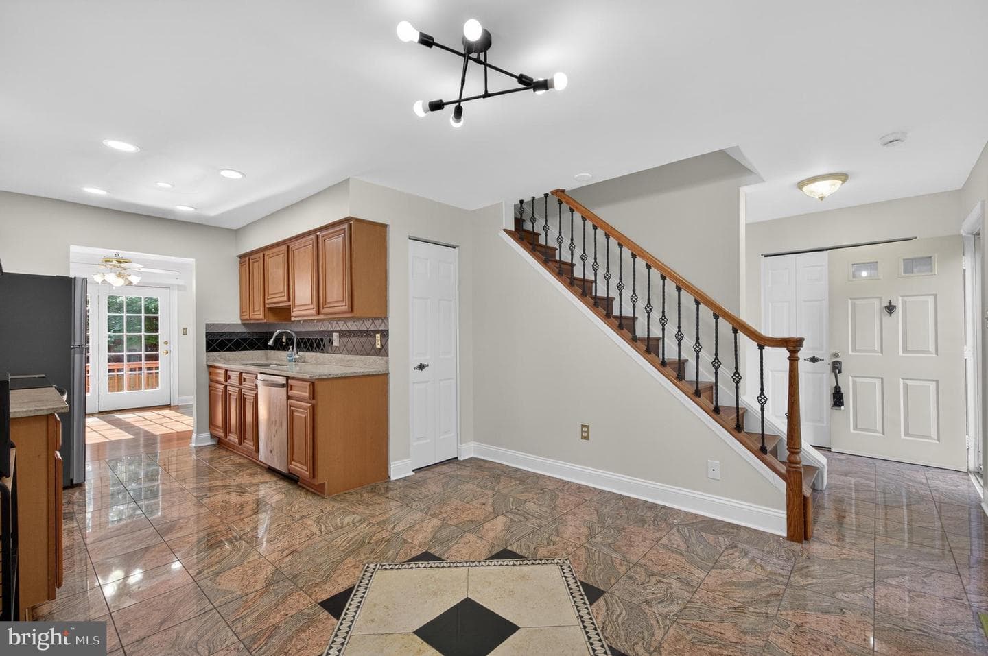 9608 Masterworks Drive photo 3