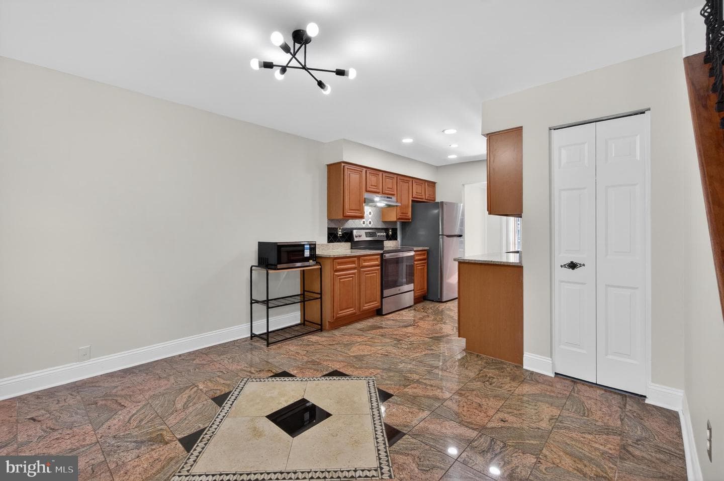 9608 Masterworks Drive photo 4